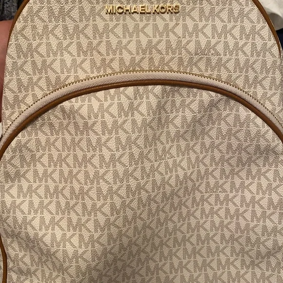 Michael Kors Large backpack purse White/cream and Tan with Gold zippers - Picture 6 of 12